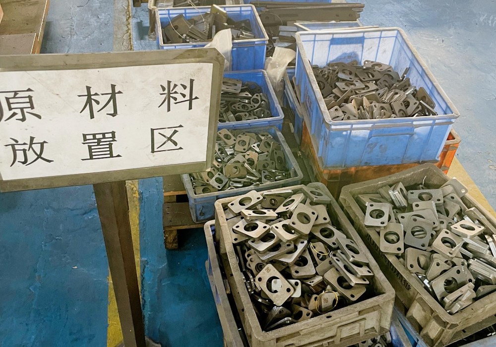 金型選定がプレス金型性能に与える影響