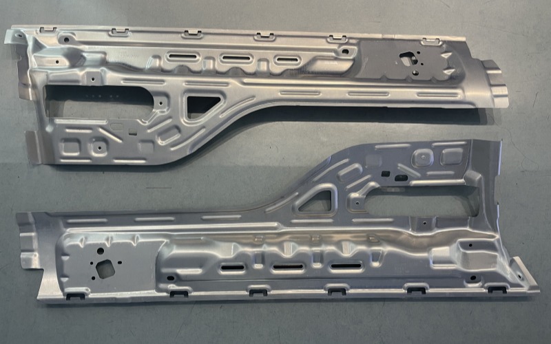 アルミ製プレス部品